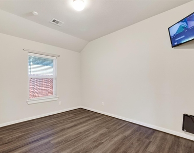 12322 Sabine Point Drive - Photo Thumbnail 18