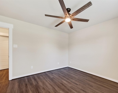 12322 Sabine Point Drive - Photo Thumbnail 20