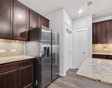 12322 Sabine Point Drive - Photo Thumbnail 7