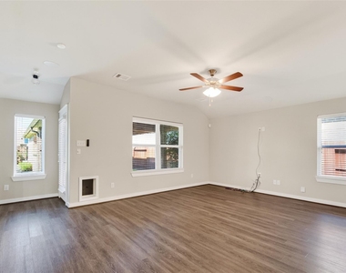 12322 Sabine Point Drive - Photo Thumbnail 9