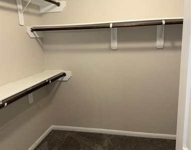 2227 Sanders Brook Drive - Photo Thumbnail 7