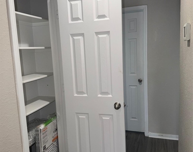 2227 Sanders Brook Drive - Photo Thumbnail 14