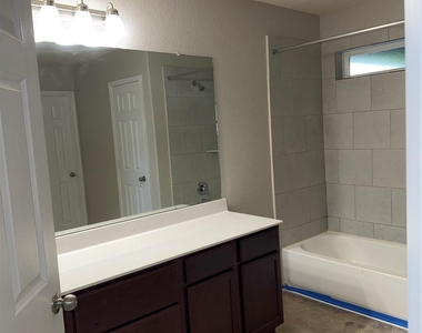 2227 Sanders Brook Drive - Photo Thumbnail 8