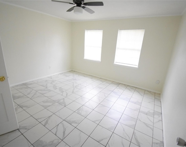 6229 Clover Ridge Street - Photo Thumbnail 20