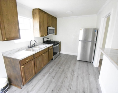 6229 Clover Ridge Street - Photo Thumbnail 15