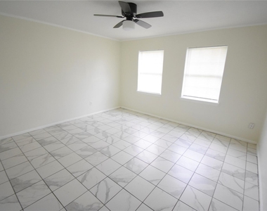 6229 Clover Ridge Street - Photo Thumbnail 21