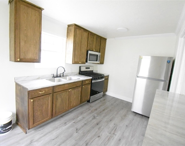 6229 Clover Ridge Street - Photo Thumbnail 14