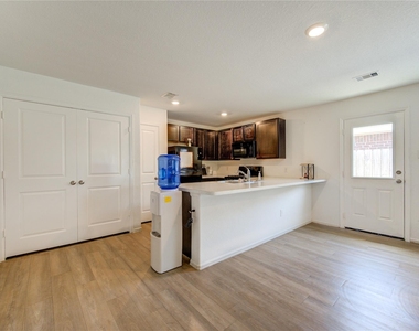 26923 Winward Creek Trail - Photo Thumbnail 31