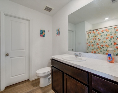 26923 Winward Creek Trail - Photo Thumbnail 35