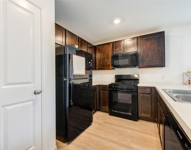 26923 Winward Creek Trail - Photo Thumbnail 33