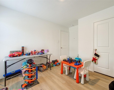 26923 Winward Creek Trail - Photo Thumbnail 28