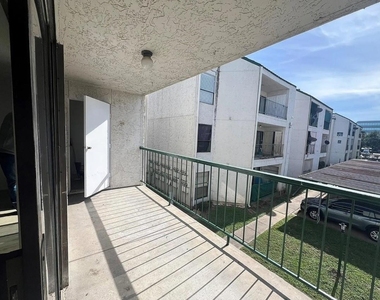 2830 S Bartell Drive - Photo Thumbnail 5