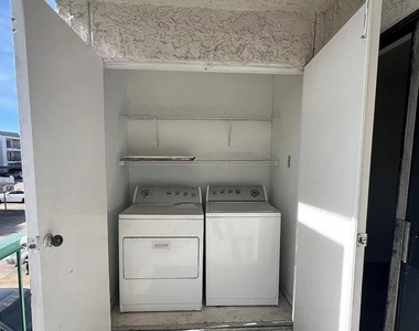 2830 S Bartell Drive - Photo Thumbnail 6
