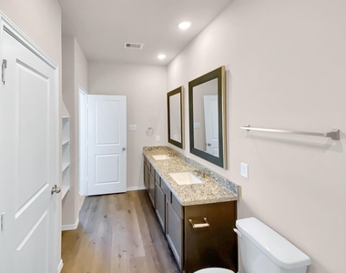 13067 Clearview Drive - Photo Thumbnail 9