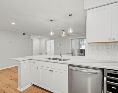 2300 Old Spanish Trail - Photo Thumbnail 10