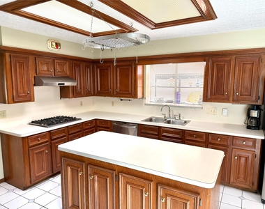 14834 Charlmont Drive - Photo Thumbnail 8