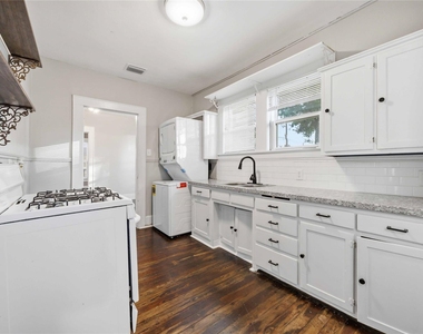 3003 School Street - Photo Thumbnail 8