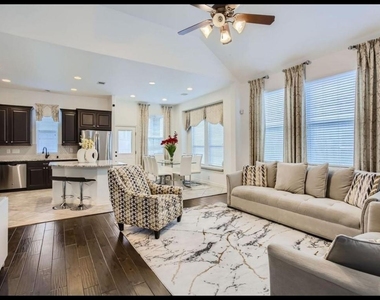 19251 N Cottonwood Green Lane - Photo Thumbnail 6