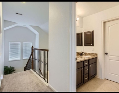 19251 N Cottonwood Green Lane - Photo Thumbnail 15