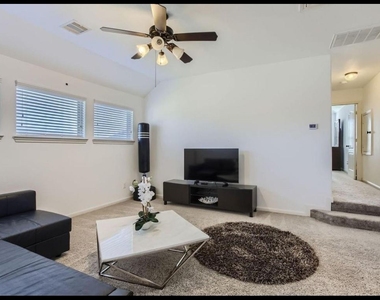 19251 N Cottonwood Green Lane - Photo Thumbnail 16