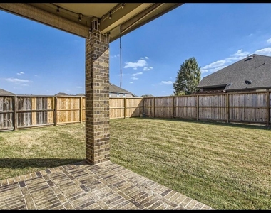 19251 N Cottonwood Green Lane - Photo Thumbnail 18
