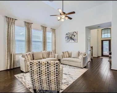 19251 N Cottonwood Green Lane - Photo Thumbnail 4