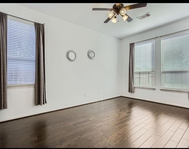 19251 N Cottonwood Green Lane - Photo Thumbnail 13
