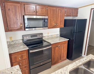 39 County Road 3478 - Photo Thumbnail 8