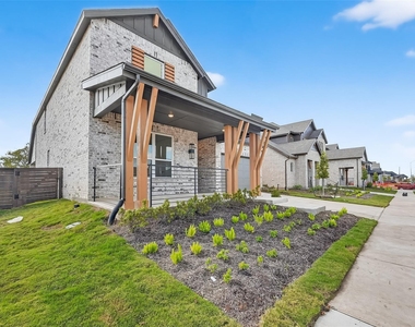 3238 Kindred Way - Photo Thumbnail 2