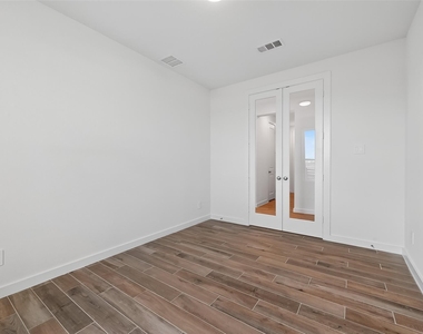 3238 Kindred Way - Photo Thumbnail 6