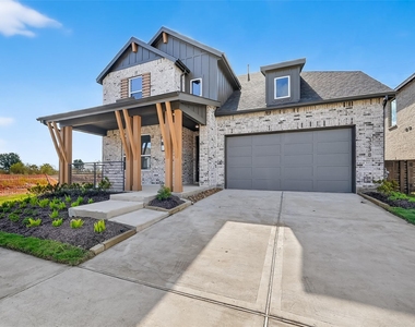 3238 Kindred Way - Photo Thumbnail 1