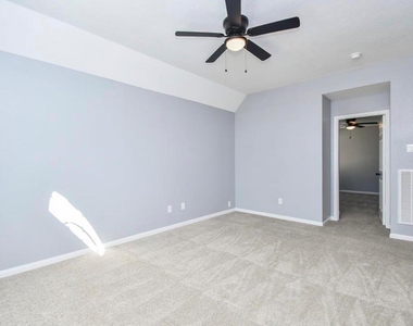 18522 Autumn Park Drive - Photo Thumbnail 6