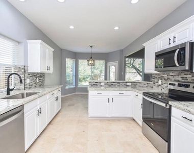 18522 Autumn Park Drive - Photo Thumbnail 3