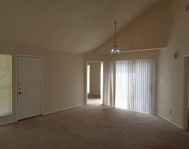 13114 Vista Oro Drive - Photo Thumbnail 12