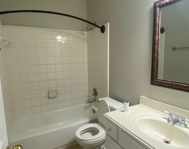 11908 Princess Garden Way - Photo Thumbnail 12