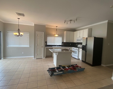 11908 Princess Garden Way - Photo Thumbnail 21