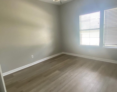 11908 Princess Garden Way - Photo Thumbnail 5