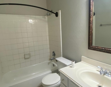 11908 Princess Garden Way - Photo Thumbnail 13