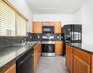 20827 Settlers Lake Circle N - Photo Thumbnail 2