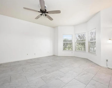 20827 Settlers Lake Circle N - Photo Thumbnail 12