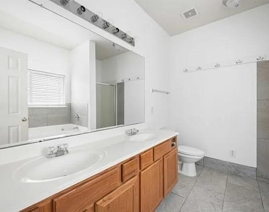 20827 Settlers Lake Circle N - Photo Thumbnail 13