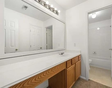 20827 Settlers Lake Circle N - Photo Thumbnail 4