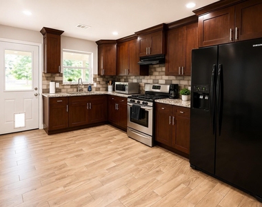711 Woodbine Street - Photo Thumbnail 1