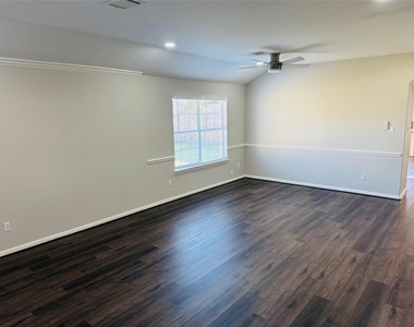 9530 Flying Eagle Court - Photo Thumbnail 4