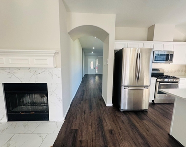 9530 Flying Eagle Court - Photo Thumbnail 5