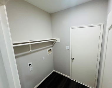 9530 Flying Eagle Court - Photo Thumbnail 18