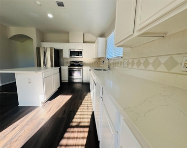 9530 Flying Eagle Court - Photo Thumbnail 8