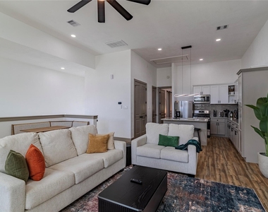 5901 Crest Court - Photo Thumbnail 2