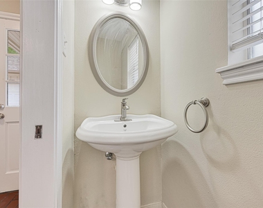 5702 Vestavia Drive - Photo Thumbnail 6