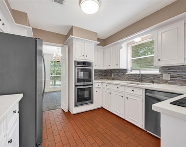 5702 Vestavia Drive - Photo Thumbnail 3